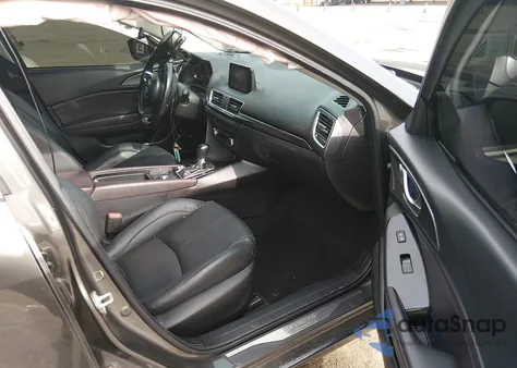 2018 Mazda Mazda3 Grand Touring z USA, uszkodzony, nr VIN 3MZBN1M30JM277165